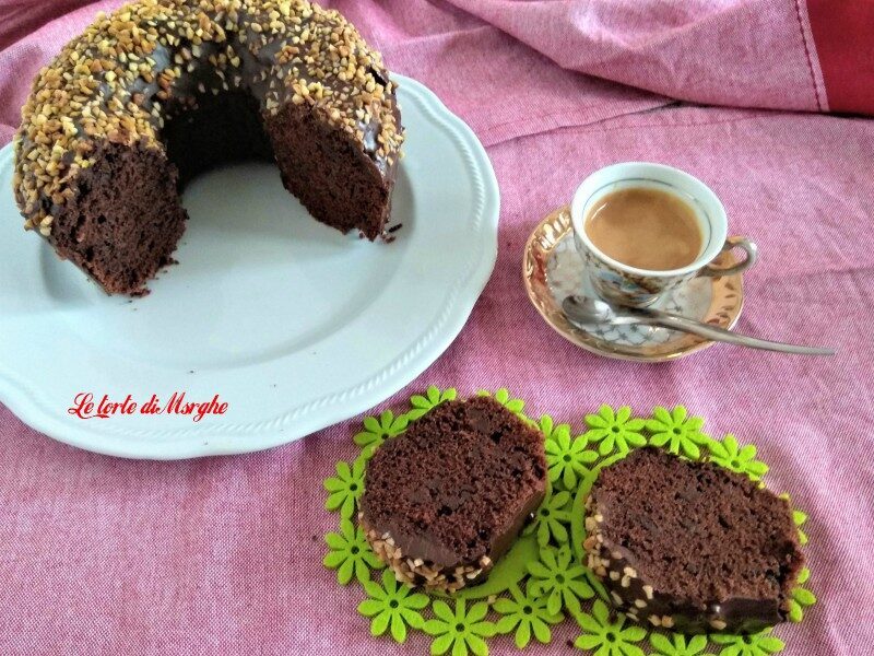 Ciambella al cioccolato senza uova e burro