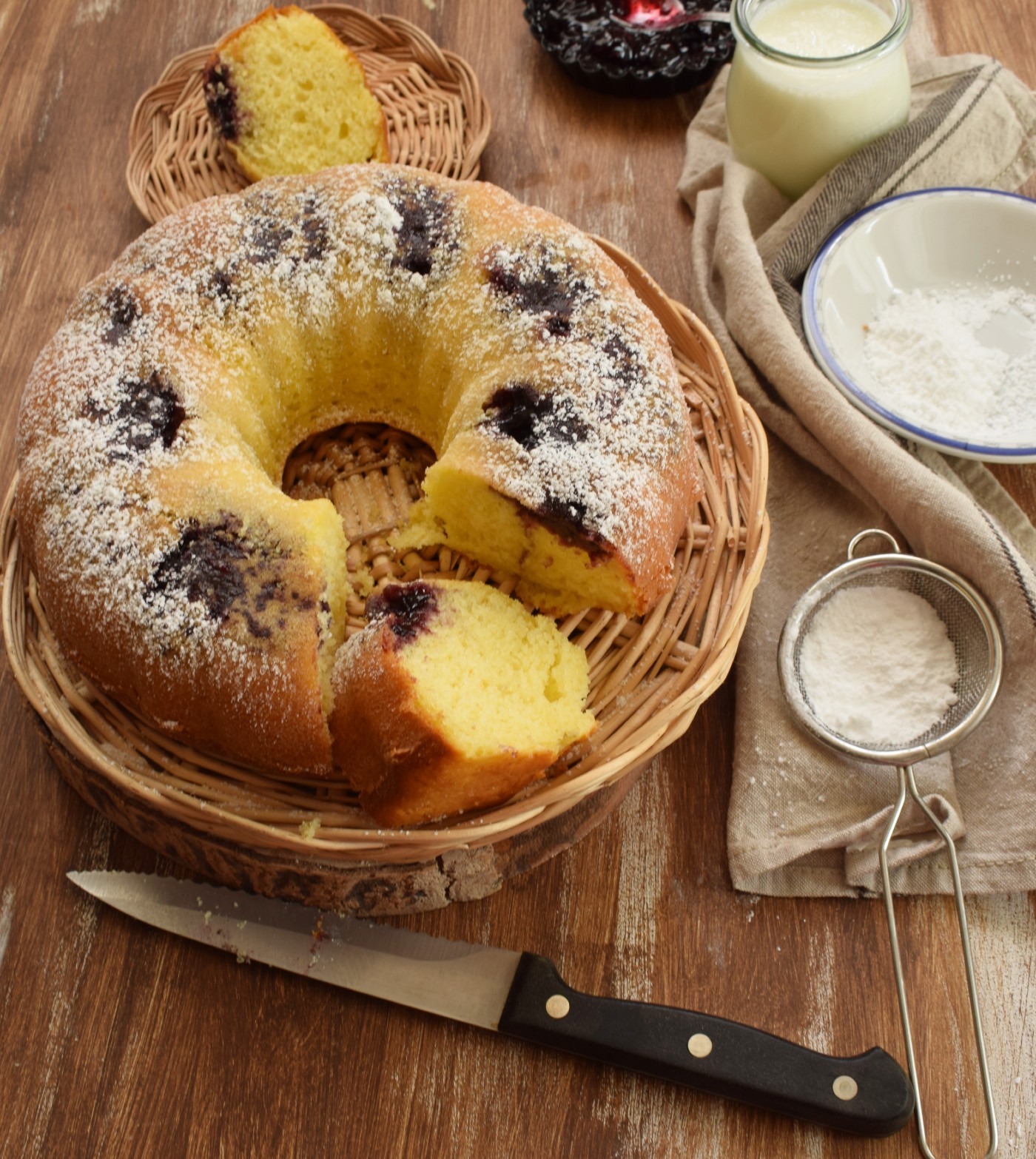 Ciambella al kefir con gocce di confettura