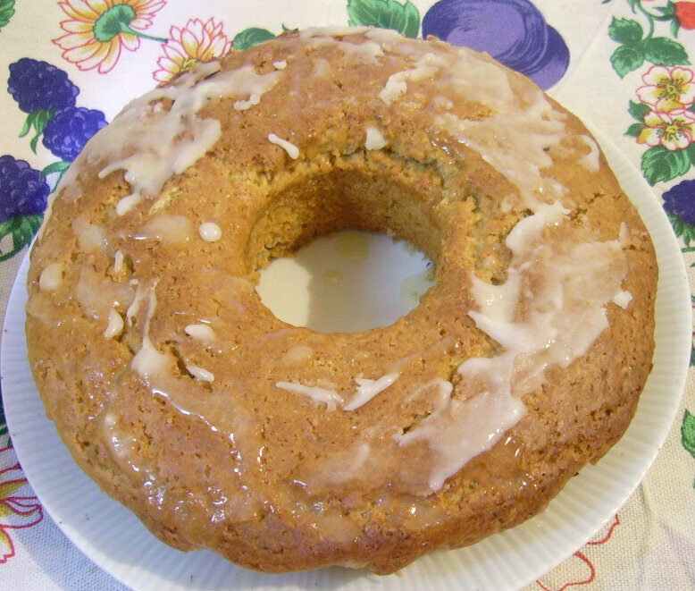 Ciambella al limone glassata