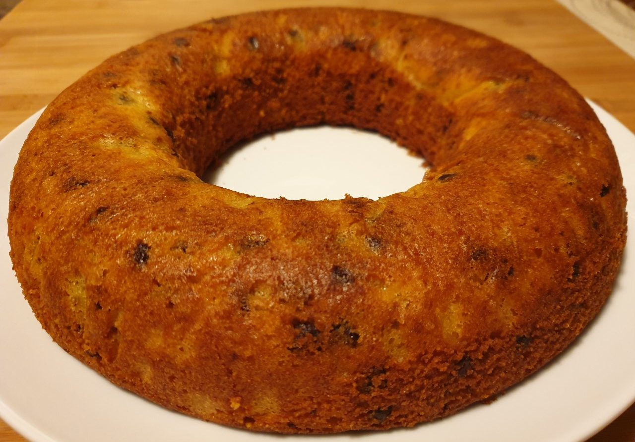 Ciambella al mais, ricotta e gocce di cioccolato