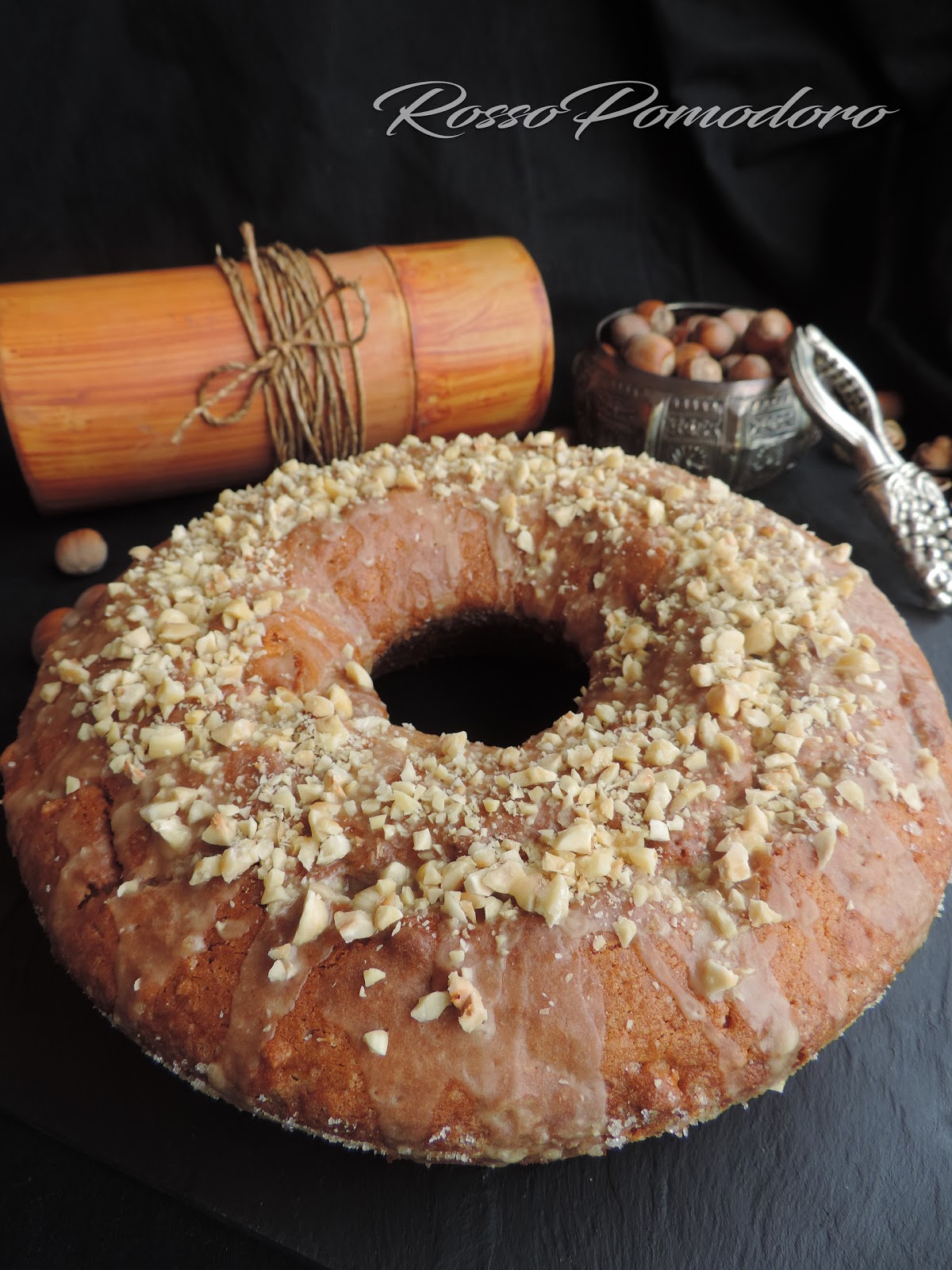 Ciambella al mascarpone e nocciole