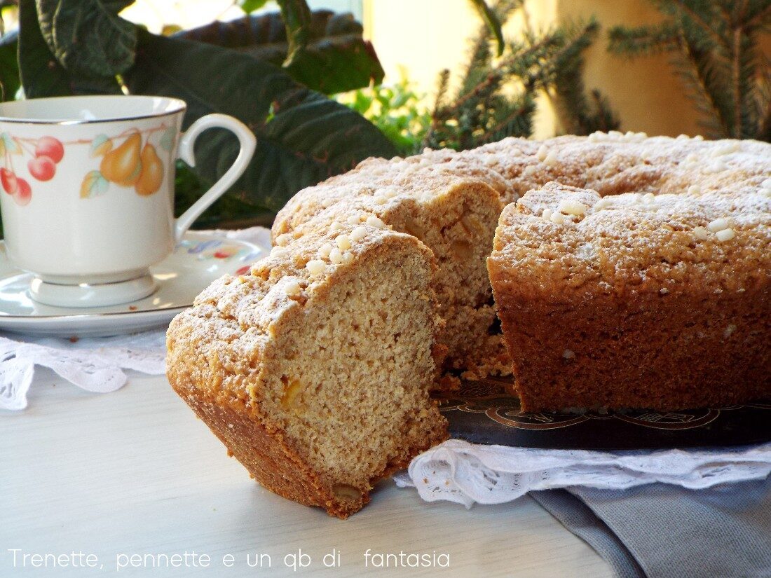 Ciambella al pandoro e canditi