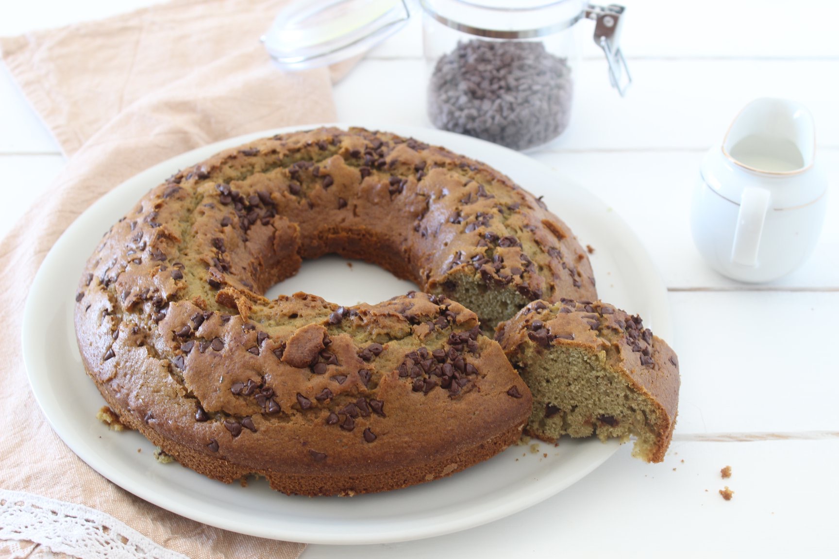 Ciambella al pistacchio e gocce di cioccolato