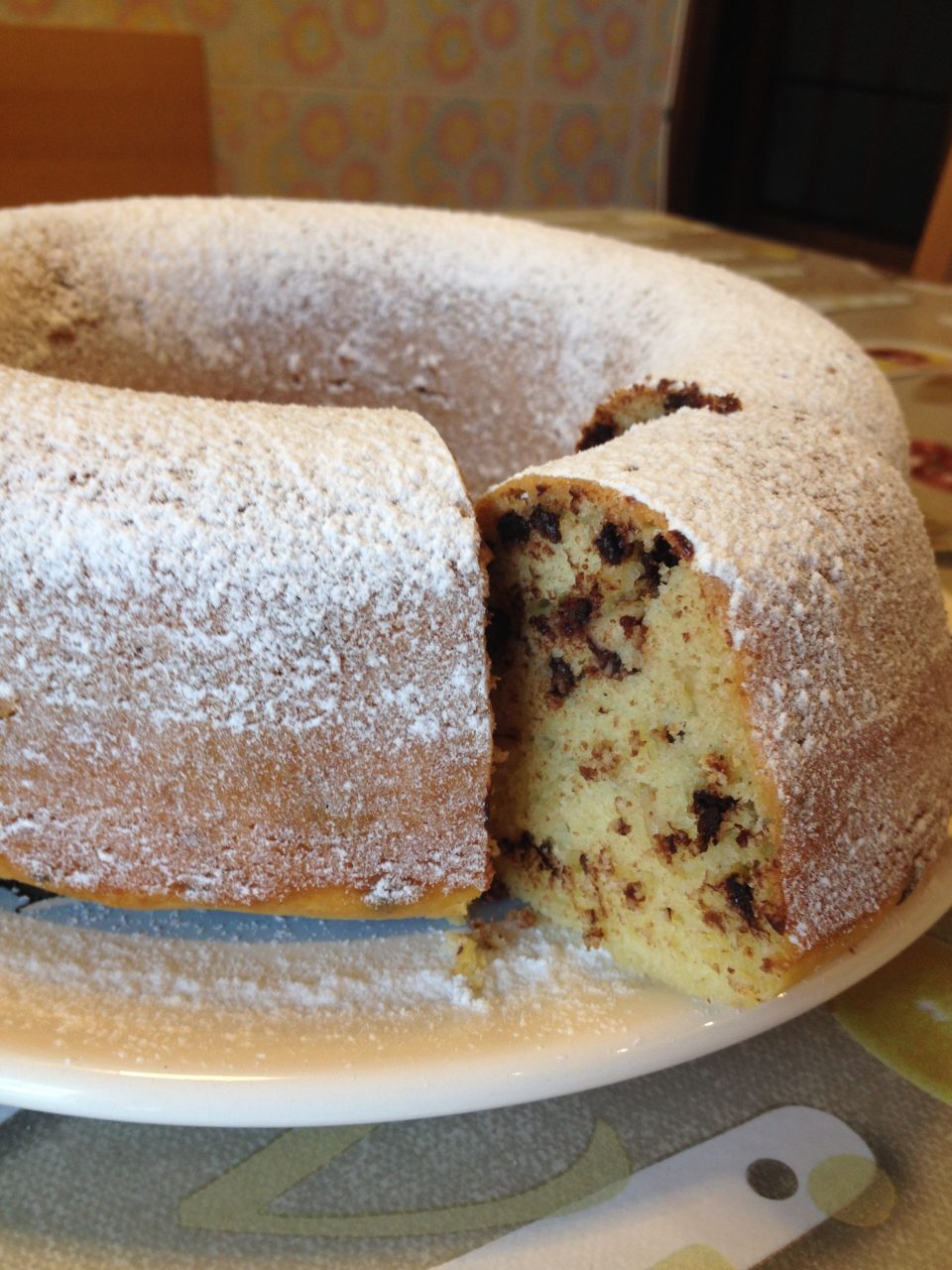 Ciambella alla ricotta con gocce di cioccolato