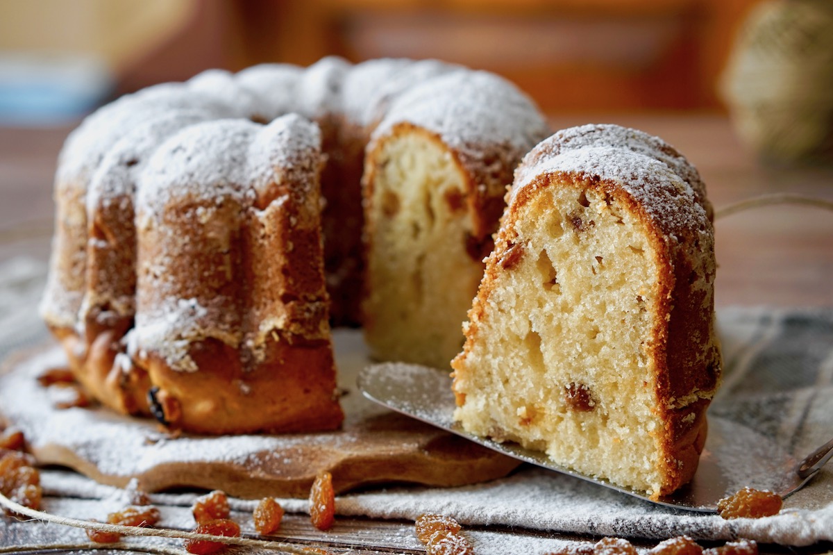 Ciambella alla ricotta e uvetta