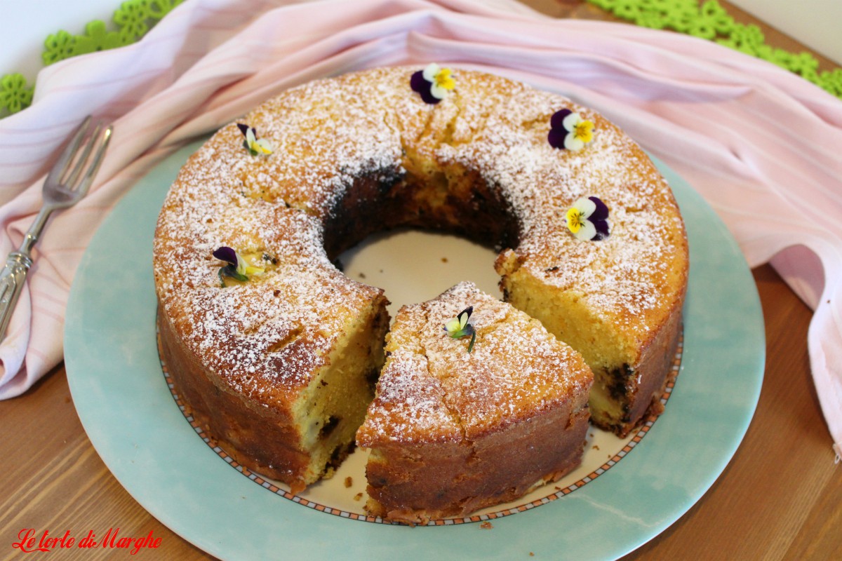 Ciambella all’arancia con pere e cioccolato