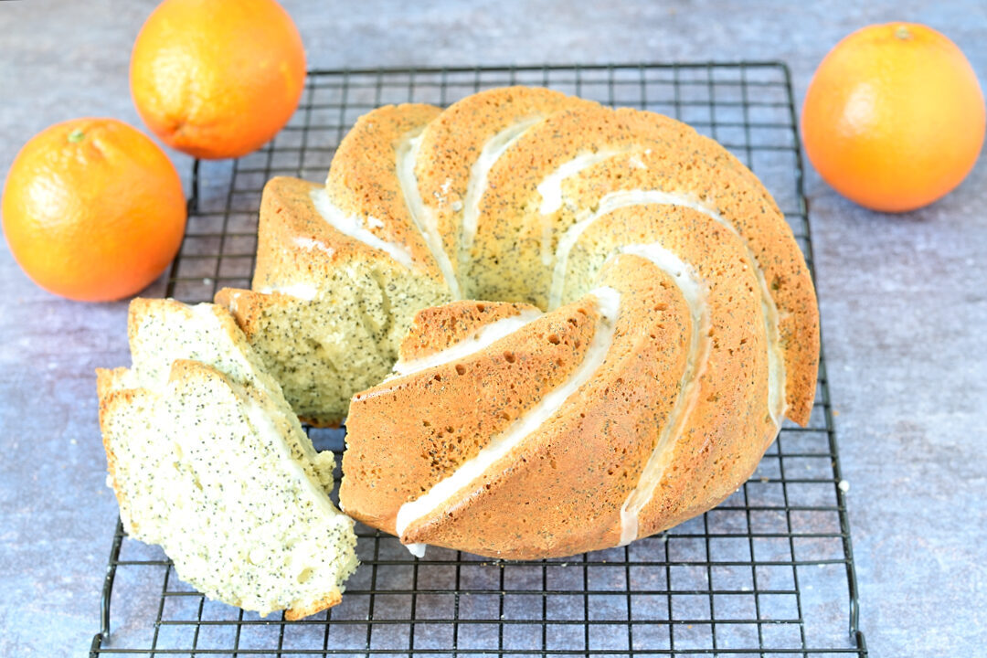 Ciambella all’arancia e semi di papavero
