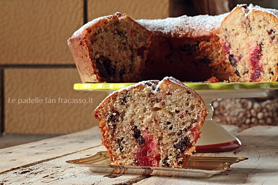 Ciambella alle ciliegie candite e cioccolato