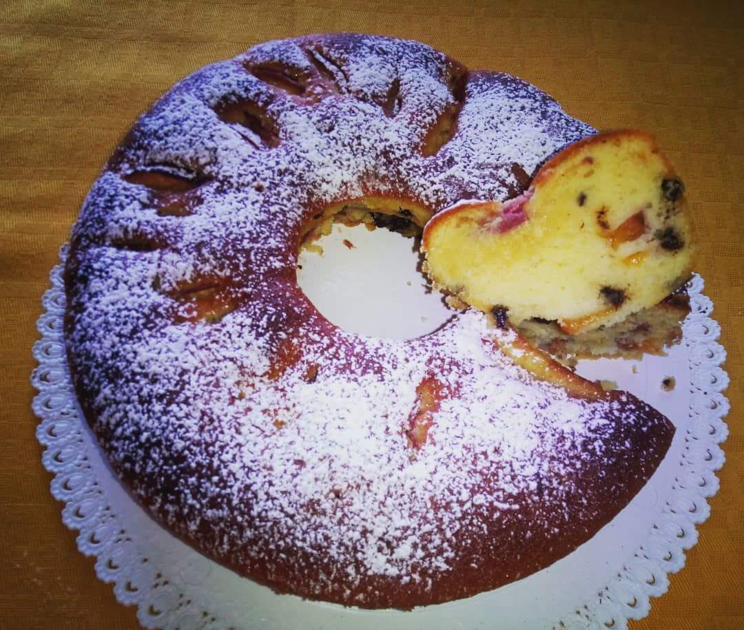 Ciambella alle pesche nettarine