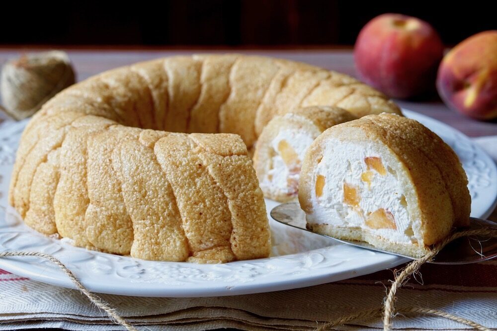 Ciambella alle pesche senza cottura