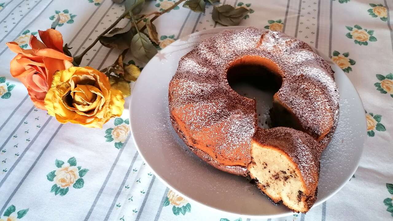 Ciambella allo yogurt variegata al cioccolato bimby: senza glutine