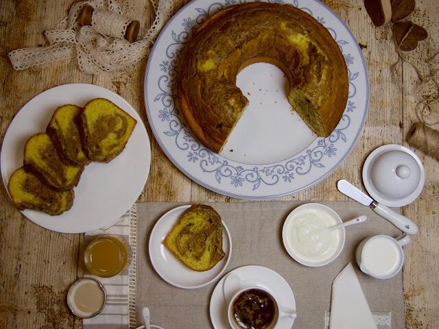 Ciambella bicolore all’orzo e ricotta