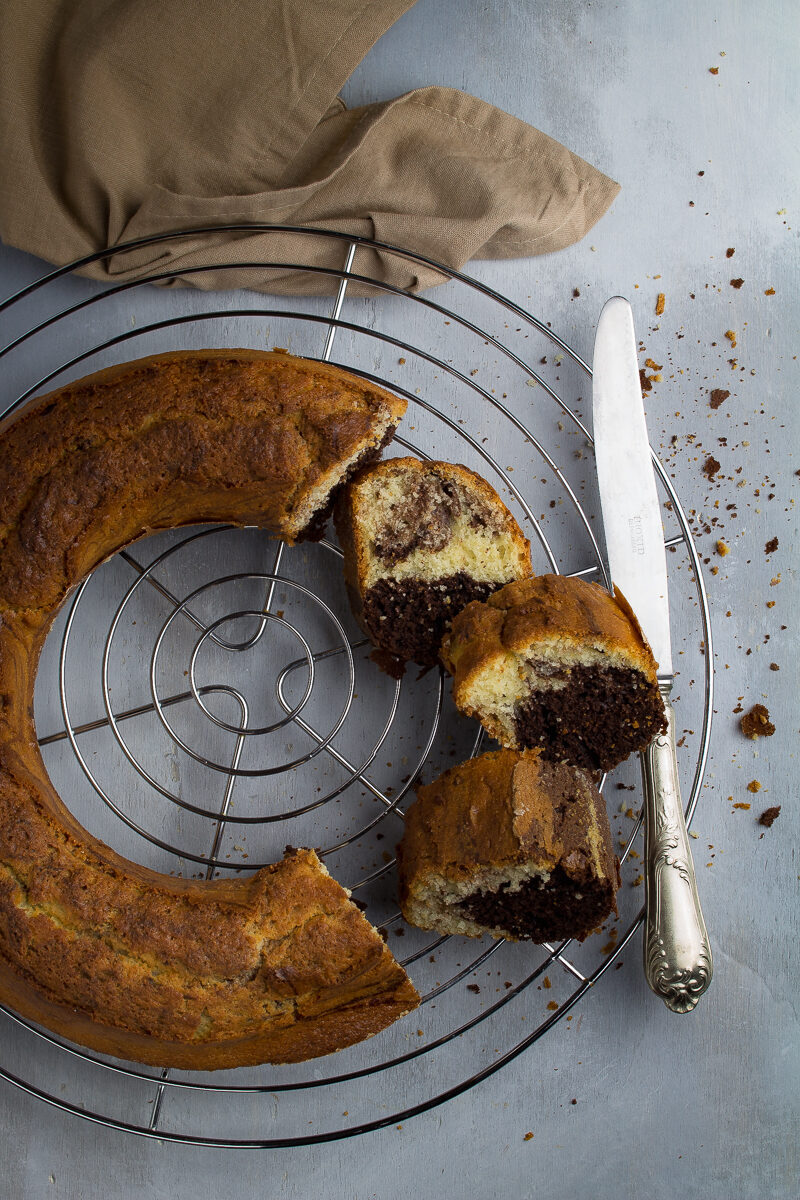Ciambella bicolore cacao e vaniglia