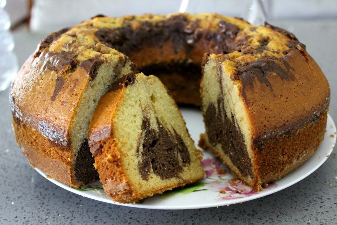 Ciambella bicolore una colazione ricca di gusto