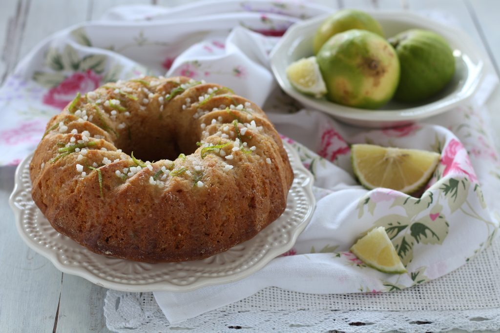 Ciambella con aquafaba e bergamotto