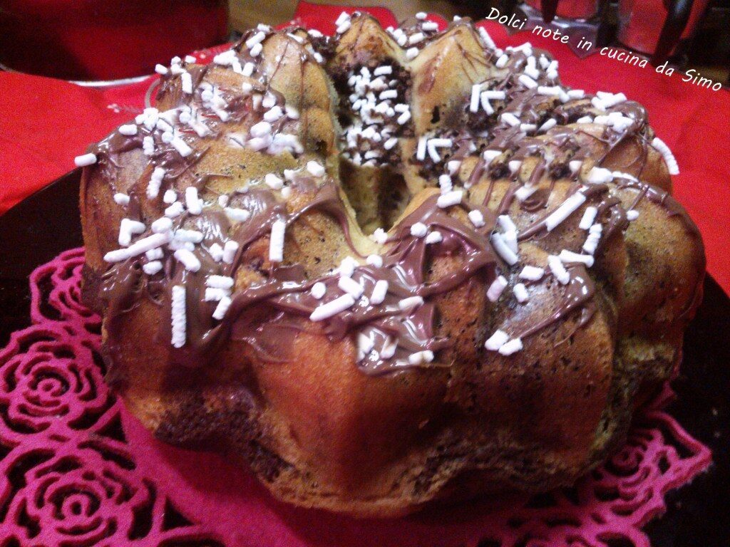 Ciambella con colata di nutella
