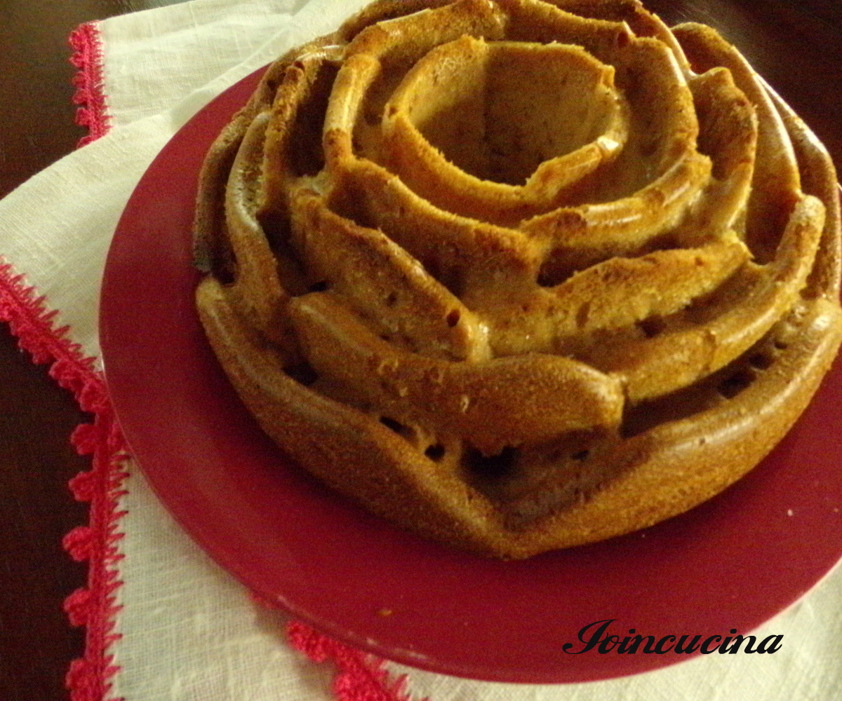 Ciambella con farina di riso farina integrale e miele