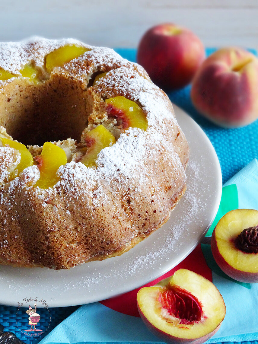 Ciambella con farina integrale allo yogurt e pesche
