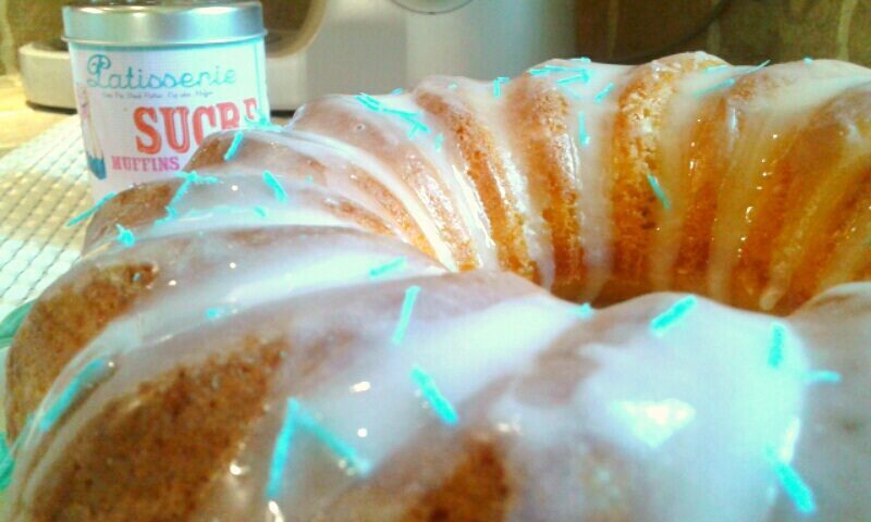 Ciambella con glassa allo yogurt