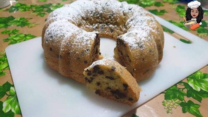 Ciambella con gocce di cioccolato