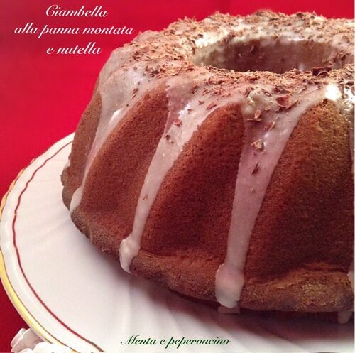 Ciambella con panna montata e nutella