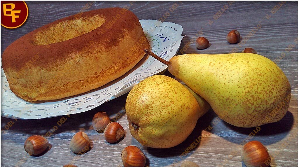 Ciambella con pere e nocciole