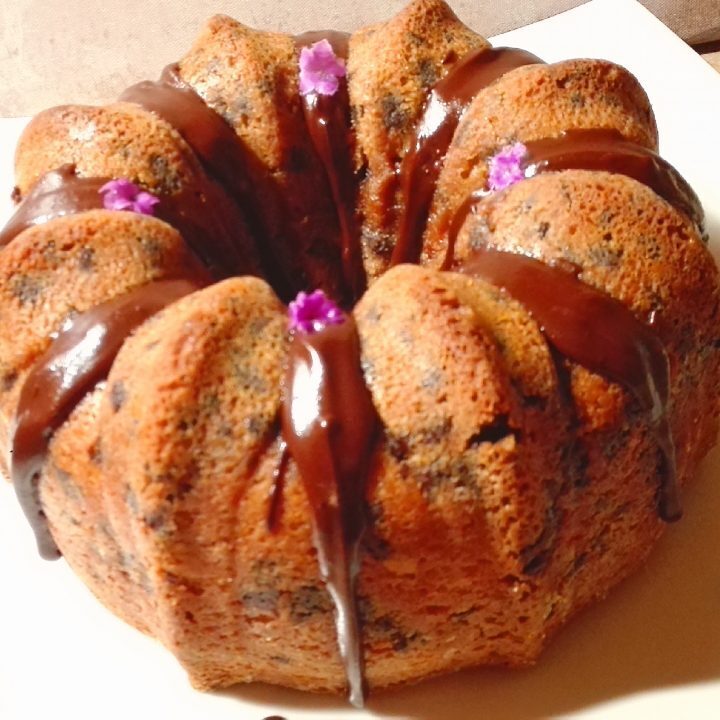 Ciambella con yogurt alla nocciola