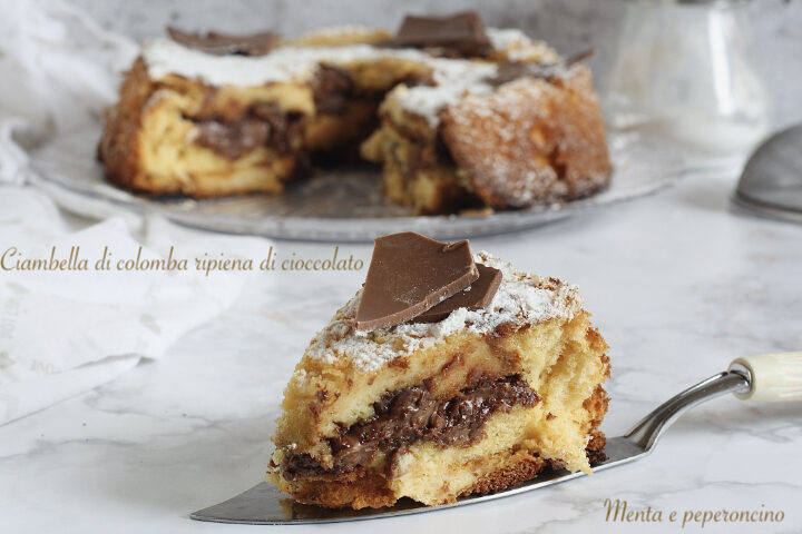 Ciambella di colomba ripiena di cioccolato
