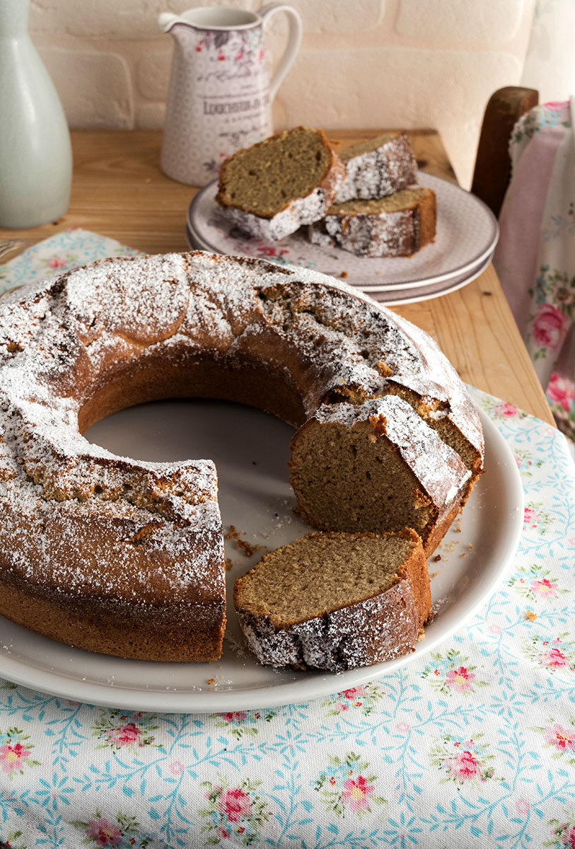 Ciambella di mandorle e grano saraceno