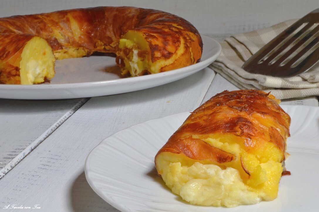 Ciambella di patate e speck con cuore filante