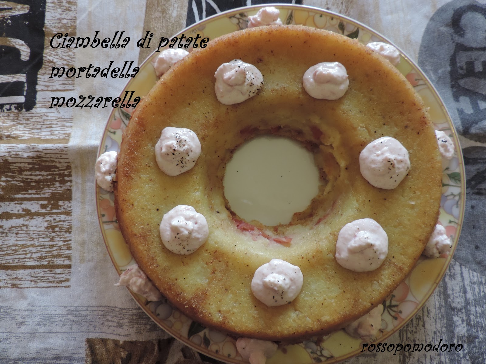 Ciambella di patate mozzarella e mortadella