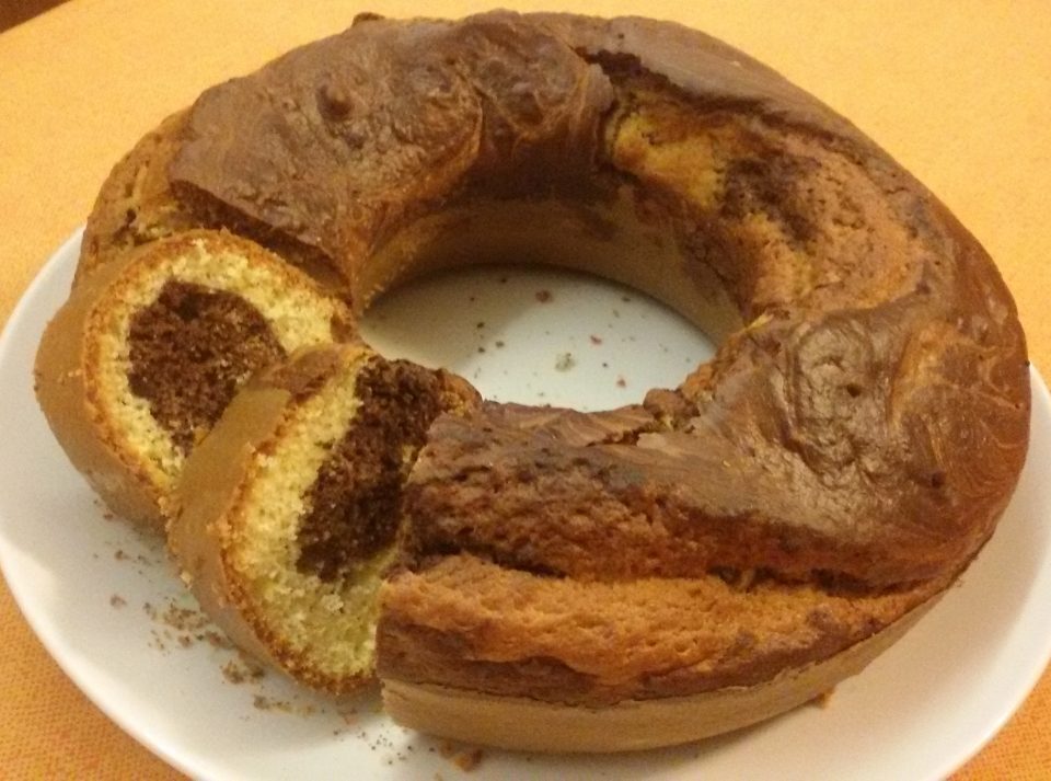 Ciambella marmorizzata vaniglia e cacao
