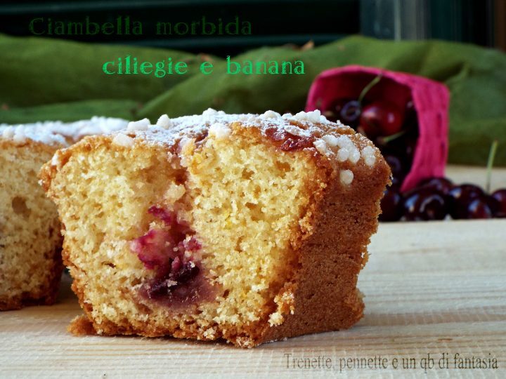 Ciambella morbida con ciliegie e banana