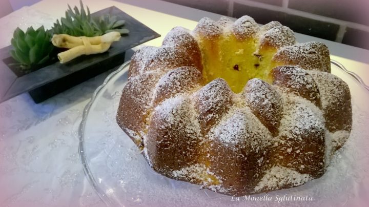 Ciambella morbidosa di ricotta con gocce di cioccolato
