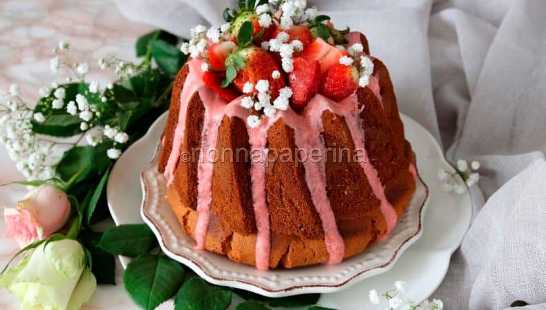 Ciambella profumata alle fragole per la festa della mamma