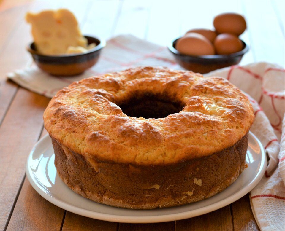 Ciambella rustica ai formaggi