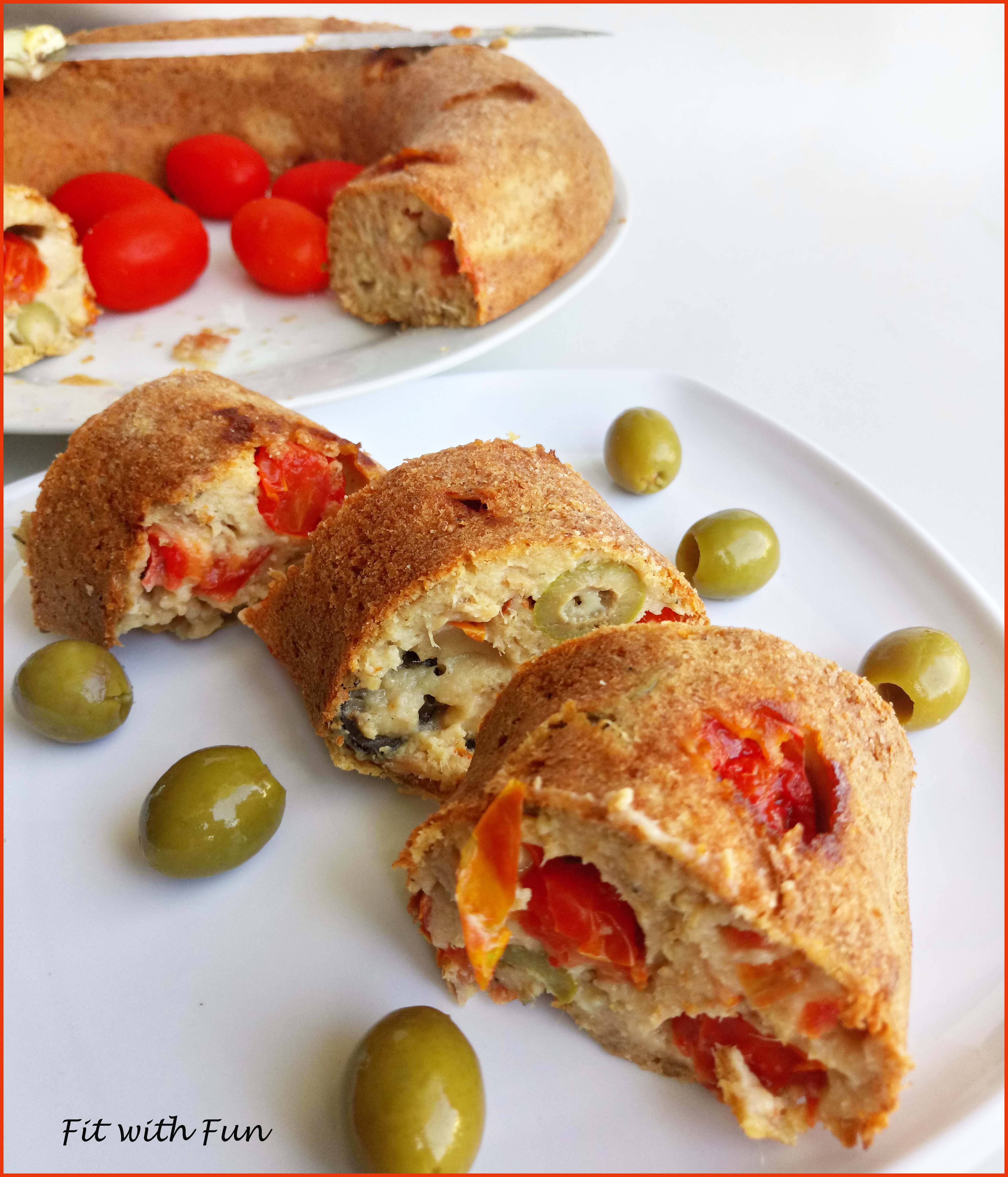 Ciambella salata light di avena ripiena di tonno e olive