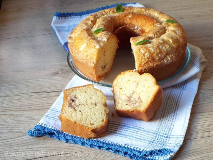 Ciambella soffice al latte e marmellata