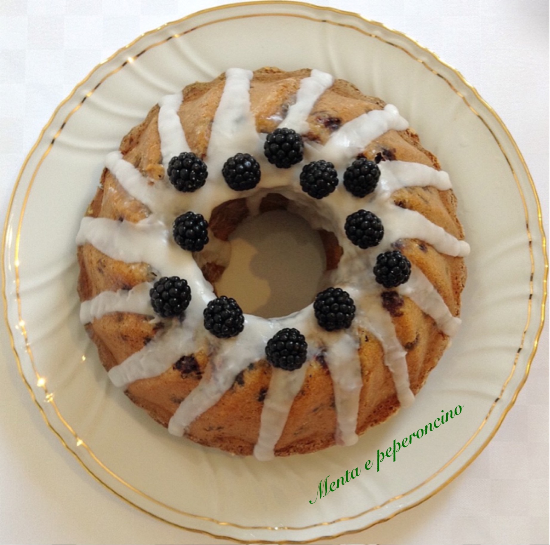 Ciambella soffice alle more