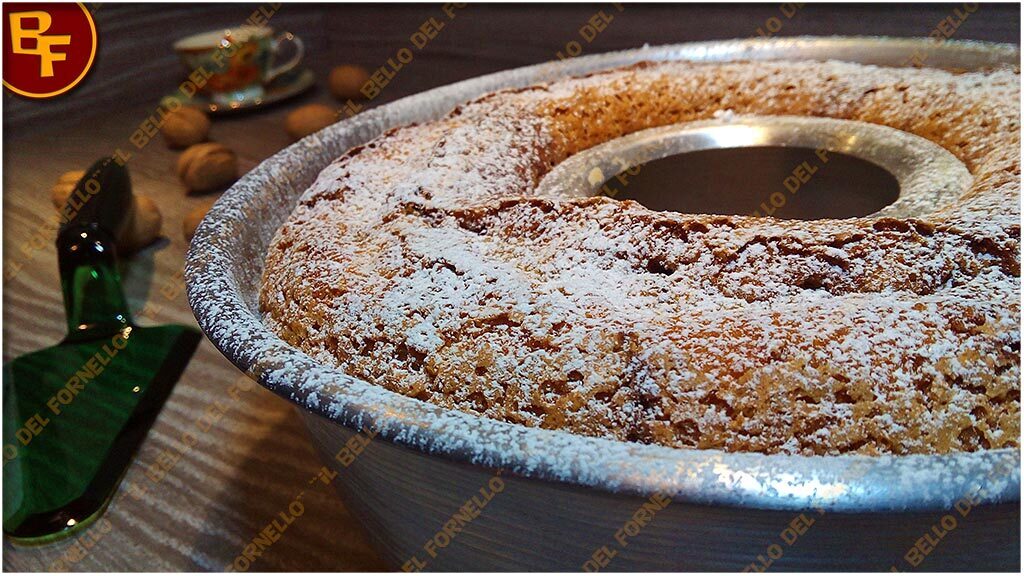 Ciambella soffice alle noci e mascarpone