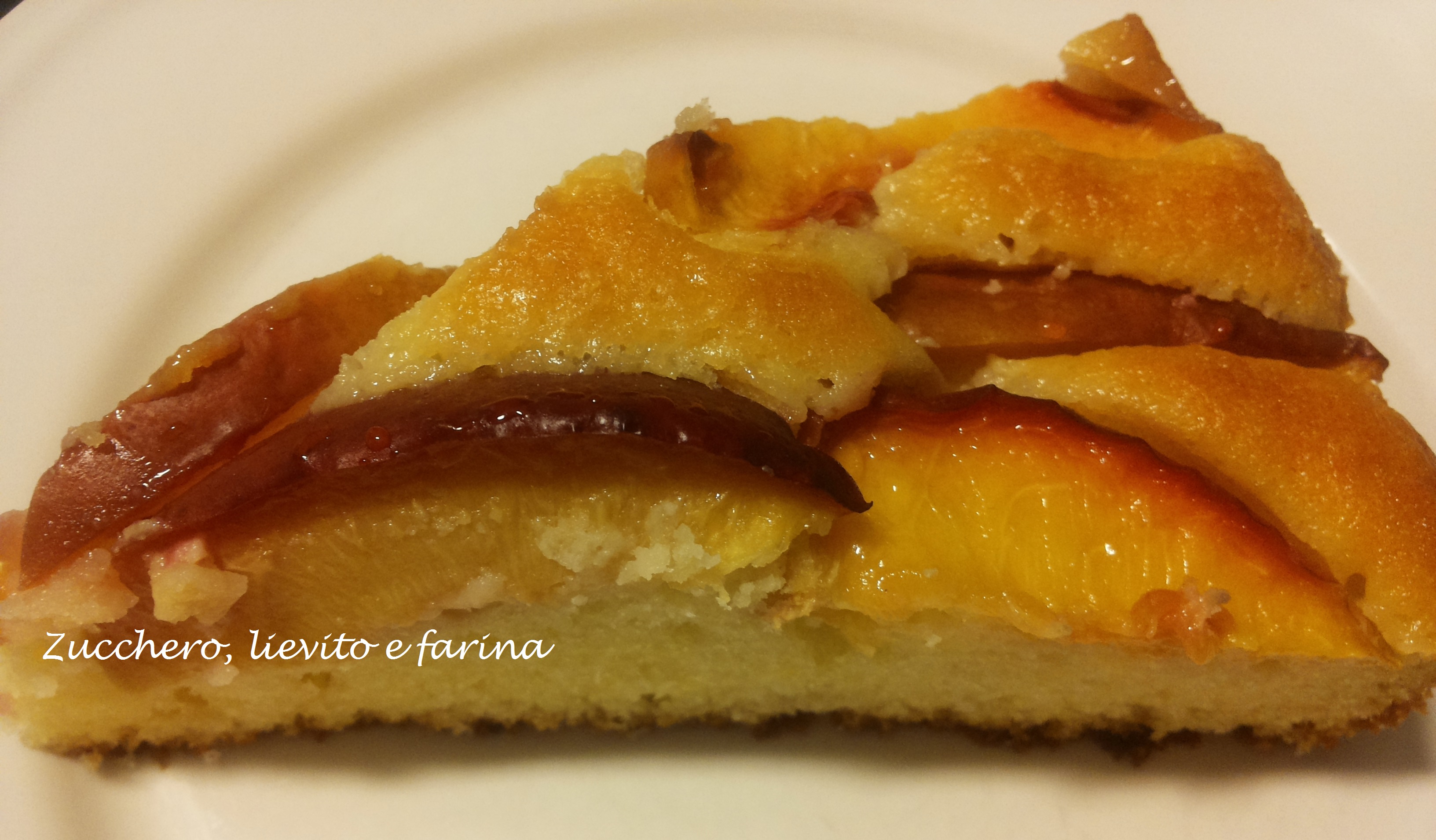 Ciambella soffice alle pesche