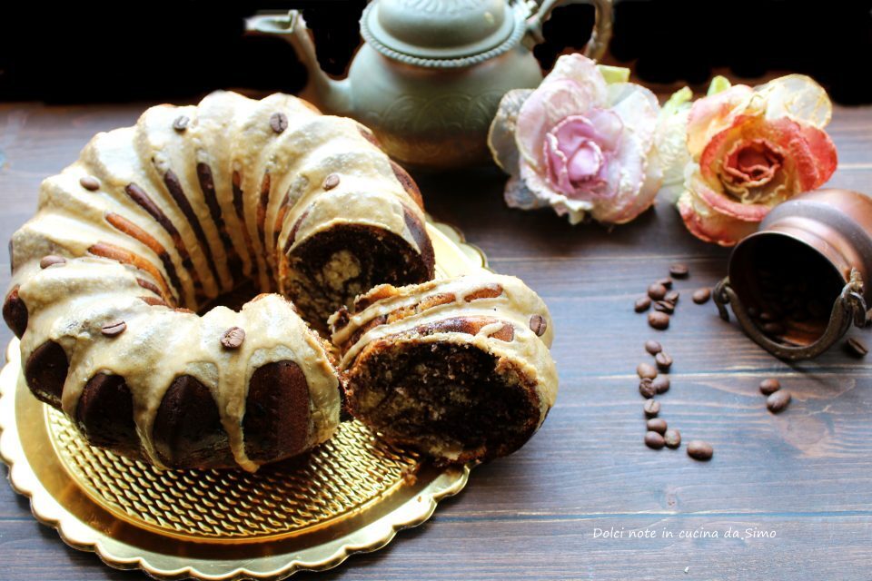 Ciambella soffice con glassa al caffe’