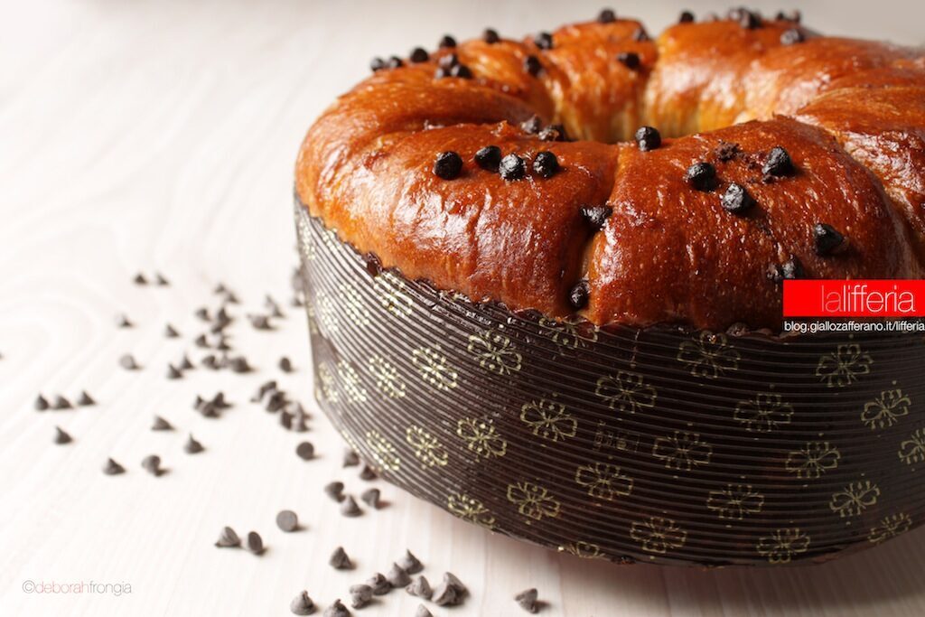 Ciambella soffice con gocce di cioccolato