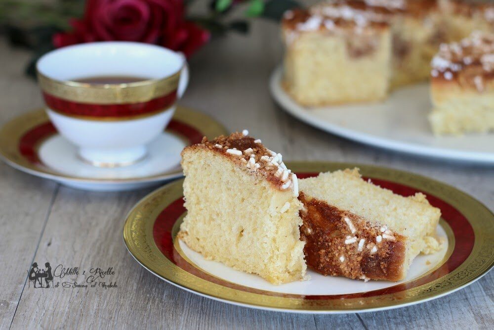 Ciambella soffice di pasta brioche, perfetta per la colazione