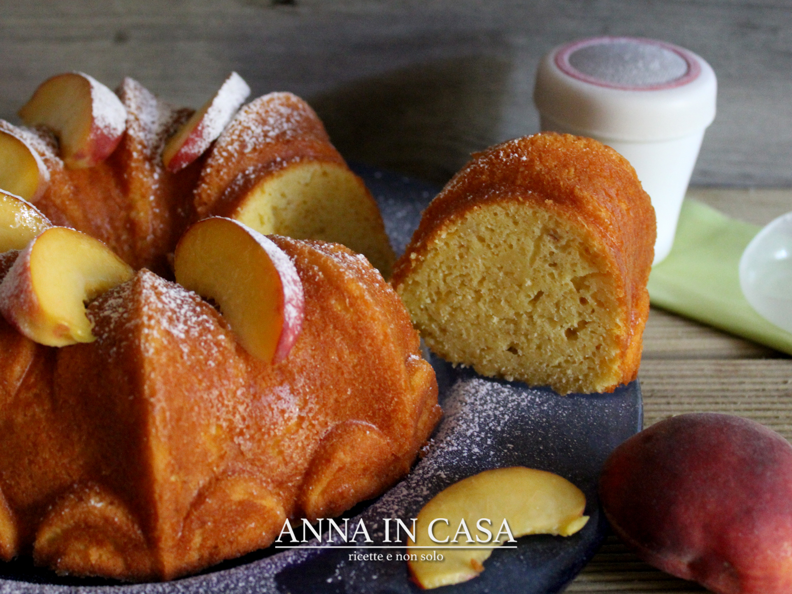 Ciambella veloce alle pesche