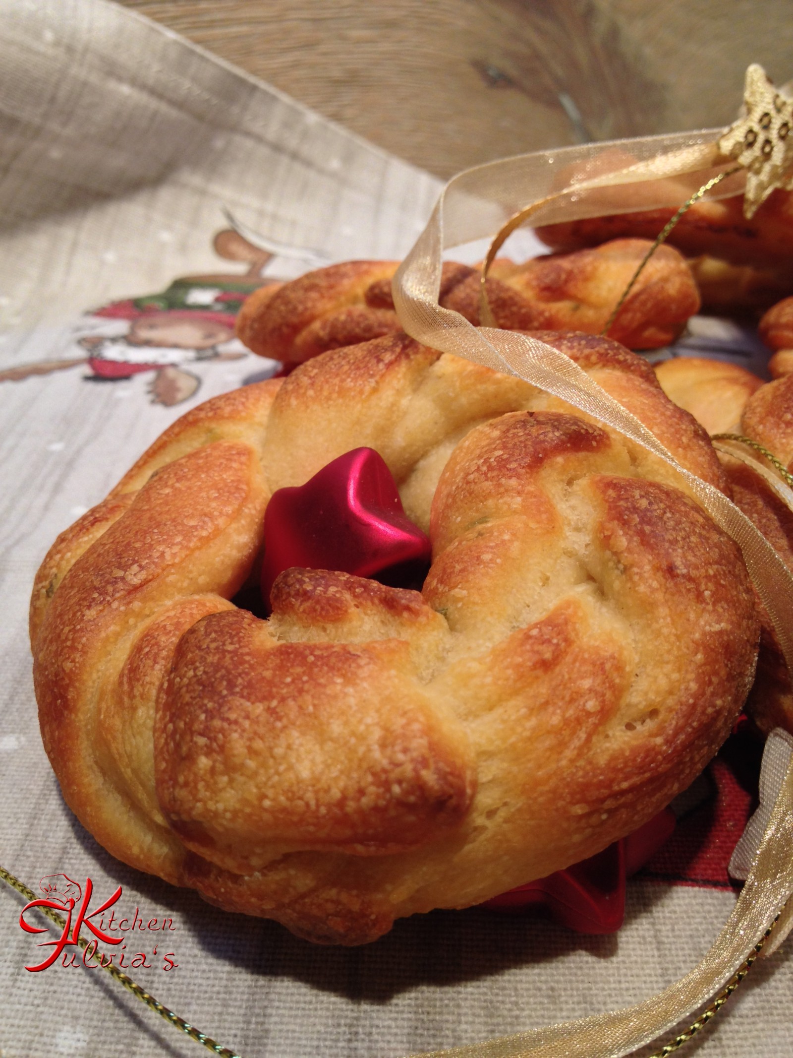 Ciambelle con ricotta e salmone affumicato