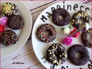 Ciambelle e Muffin Senza Glutine ricoperti di Cioccolato Fondente
