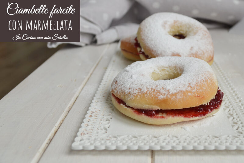 Ciambelle farcite con marmellata