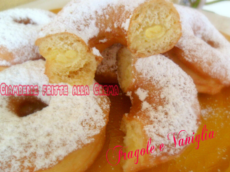 Ciambelle fritte alla crema