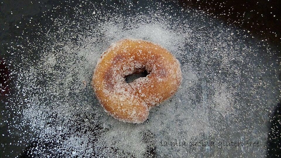 Ciambelle fritte senza glutine